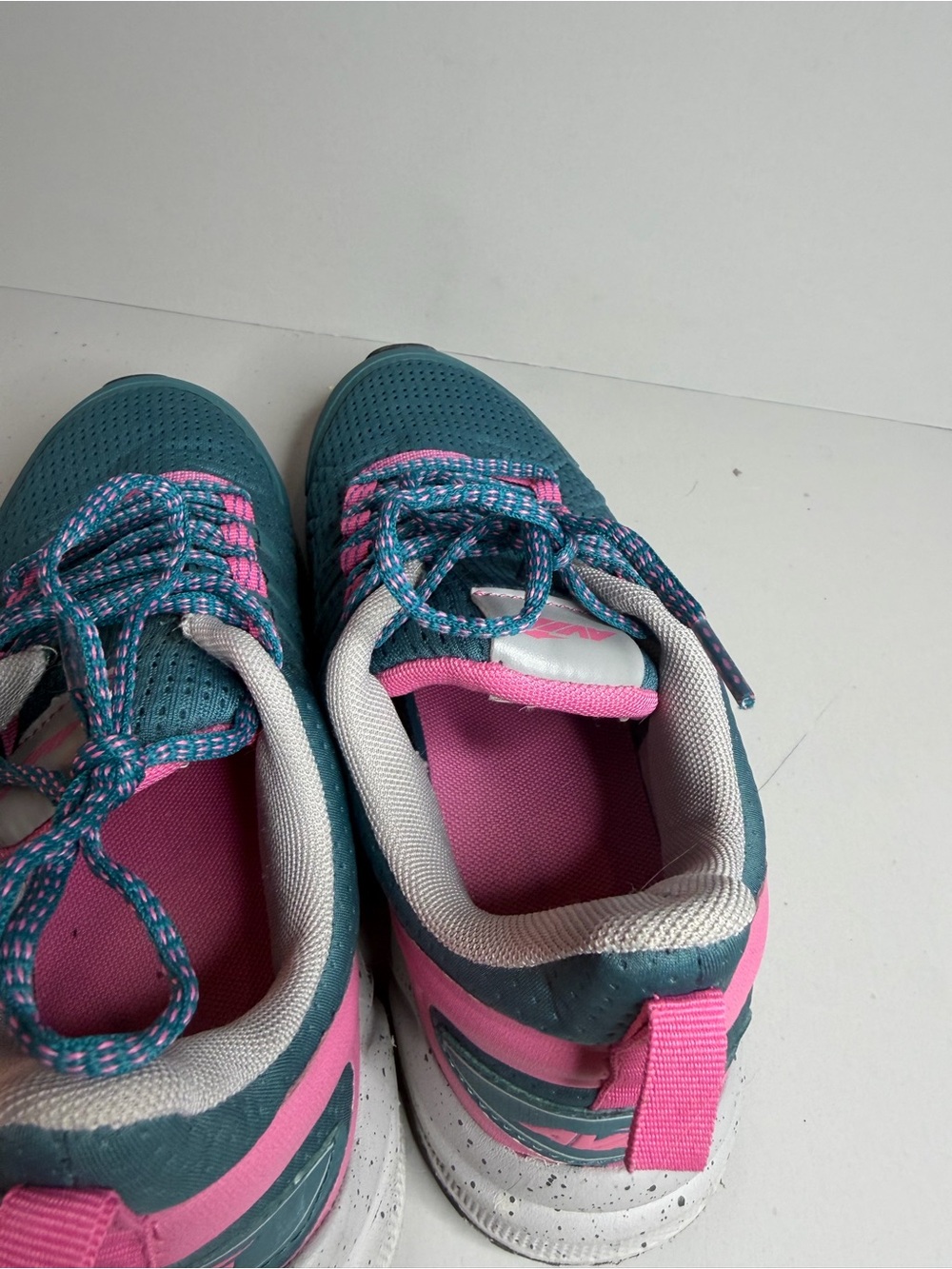 Avia Women’s Trail Running Walking Shoes Size 9.5 Teal Pink - Picture 5 of 7